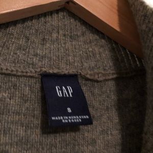 GAP Sweaters - Men’s GAP Lambs Wool 1/2 Zip Sweater GAP Sweaters - Men’s GAP Lambs Wool 1/2 Zip Sweater
